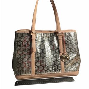 Michael Kors Metalic light gold over shoulder bag